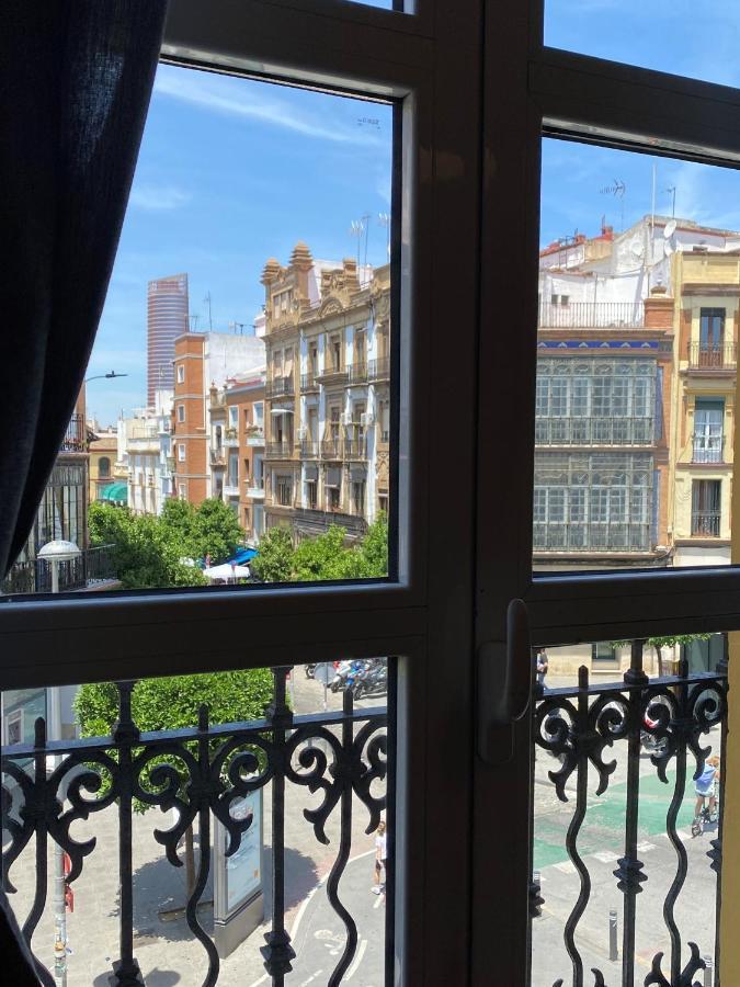 Quattro Puente De Triana Apartment Севиля Екстериор снимка